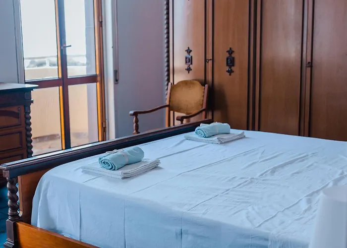 Gallipoli, Faro Blu Apartment *